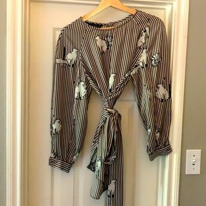 Zara size M tie cat print top with button back detailing